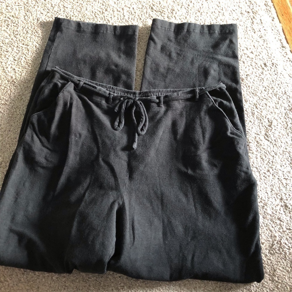 Liz Claiborne black lounge pants in size L